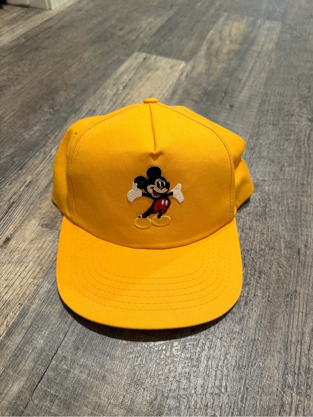 Unisex Vintage 80s/90s Mickey Mouse Yellow Disney Snapback Baseball Cap